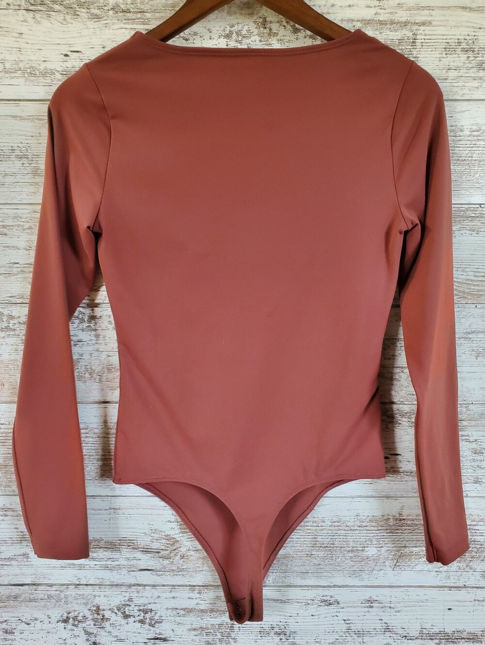 Abercrombie & Fitch Soft A&F Long-Sleeve Sweetheart Neckline Bodysuit - Picture 3 of 14